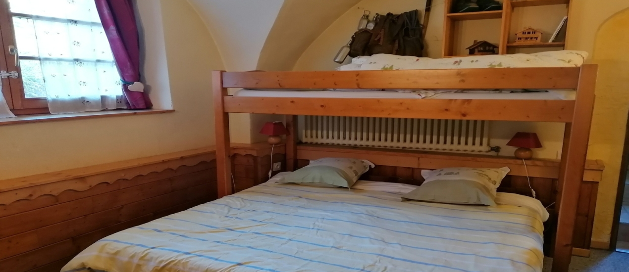 chambre 3 personnes avec 1 lit en mezzanine